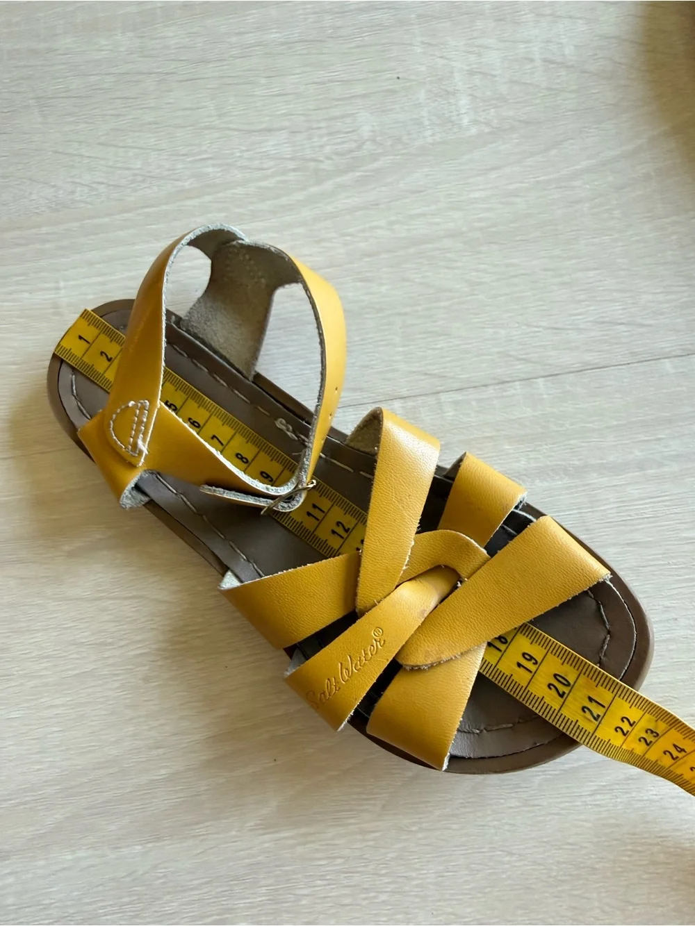Salt Water Sandals Girls Mustard Yellow Leather Fisherman Size 1 (US 2)